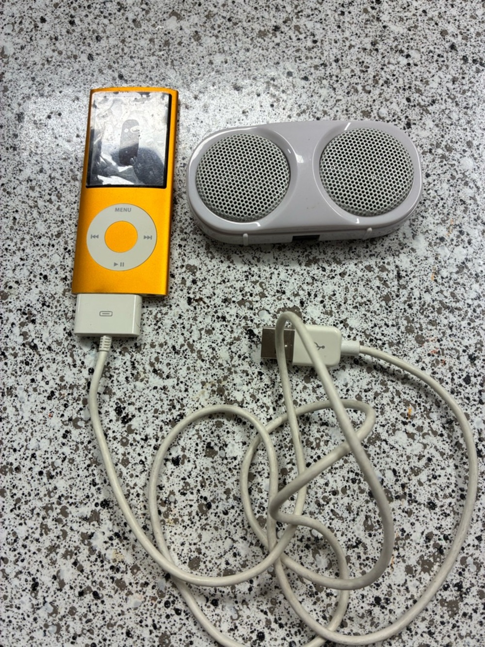 Apple Orange iPod with Speaker